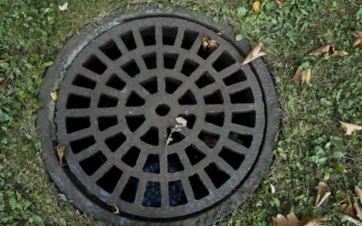 sewer-cover-178443_1920